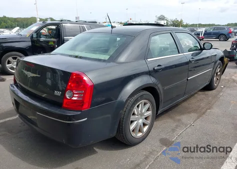 2008 Chrysler 300 Touring z USA, uszkodzony, nr VIN 2C3LA53G98H238229